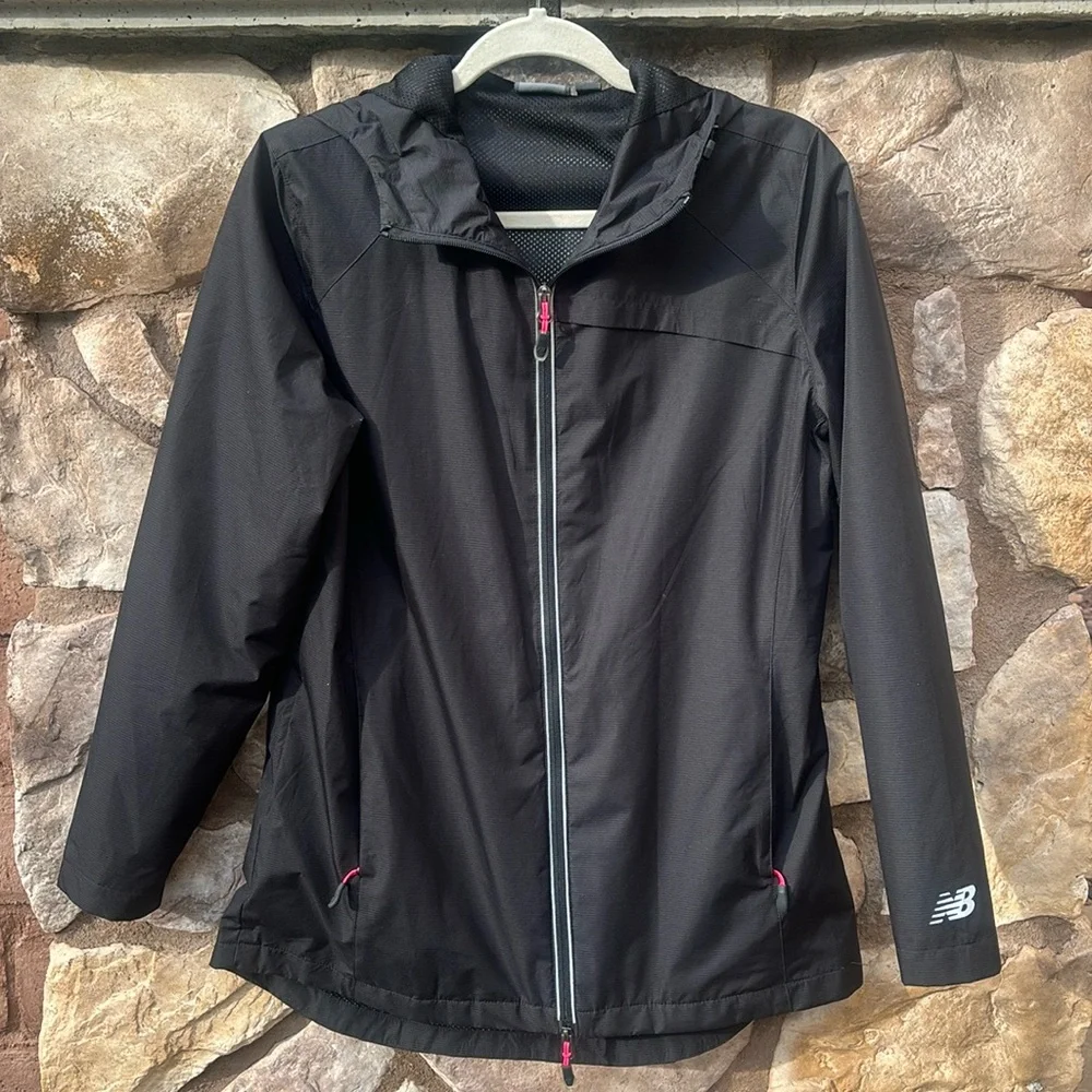 New Balance Black Windbreaker Women’s Size Large
